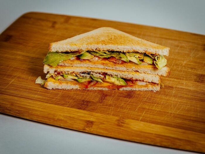 Фирменный сэндвич с манго и креветками