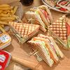 Фото к позиции меню Клаб-сэндвич с сёмгой