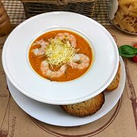 Крем-суп из тыквы с тигровыми креветками