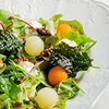 Фото к позиции меню Сезонный салат с тыквой и грушей