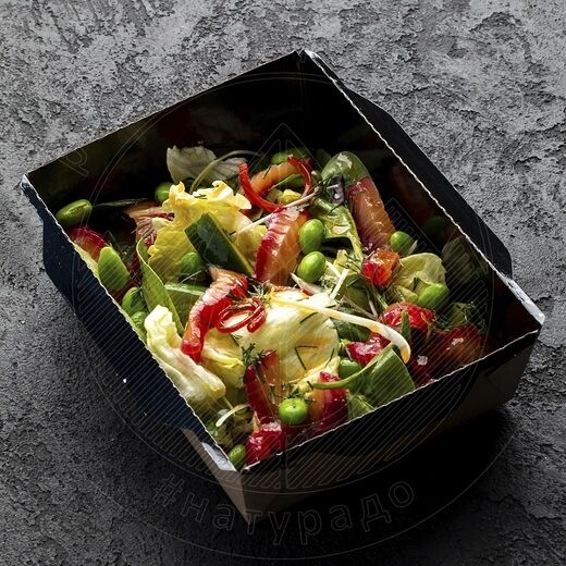 Салат с лососем гравлакс и овощами