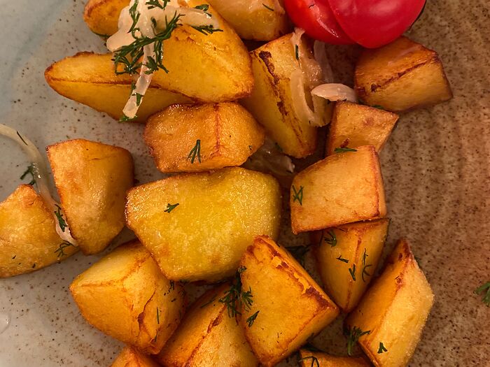 Картофель, обжаренный с луком