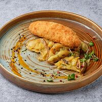 Киевская котлета с жареным картофелем и грибами