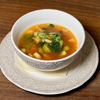 Легкий суп из сезонных овощей