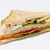 Фото к позиции меню Сэндвич Клаб с салями, пепперони и куриным филе