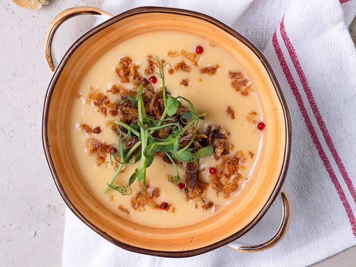 Гороховый крем-суп с рёбрышками