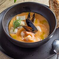 Сливочно-сырный крем-суп с морепродуктами