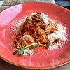 Фото к позиции меню Спагетти с помидором и базиликом