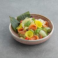 Поке-салат с лососем