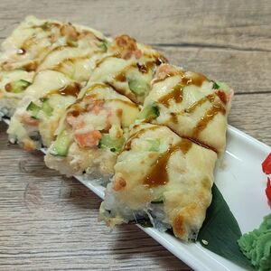Суши-пицца с лососем