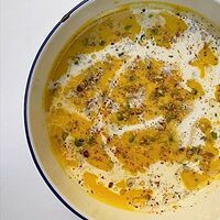 Тыквенный суп с карри и орехами