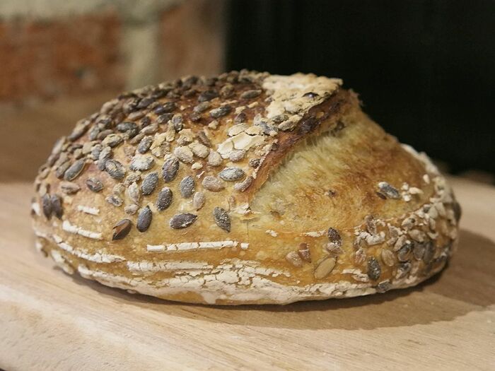 Хлеб пшеничный с семечками