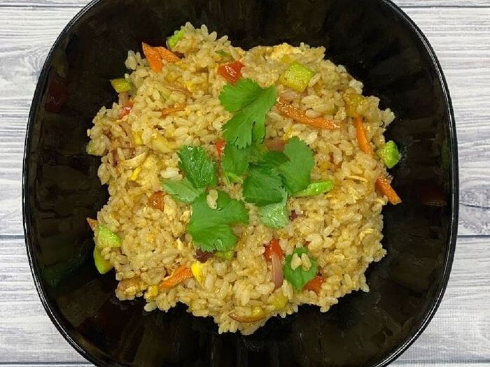 Жаренный рис с овощами
