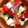 Фото к позиции меню Греческий салат с пряной заправкой