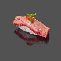 Опаленные суши нигири Bluefin O-Toro