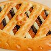 Фото к позиции меню Пирог праздничный с маком, абрикосом, творогом