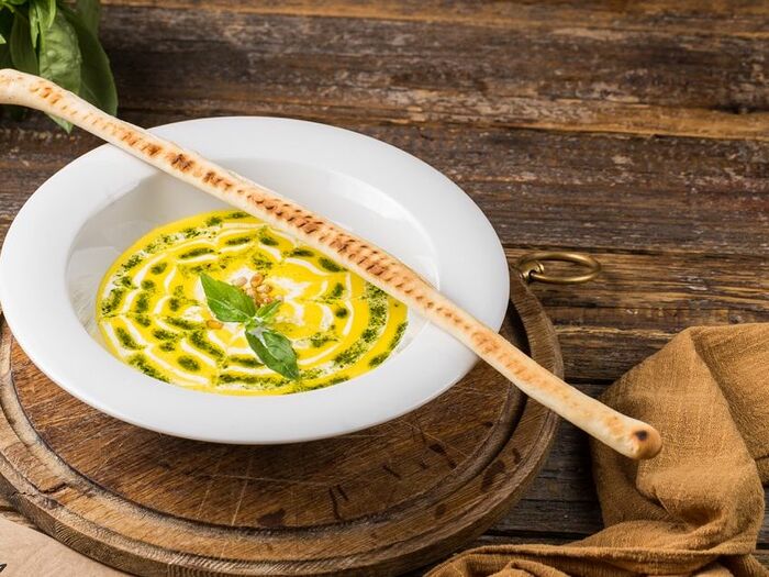 Крем-суп сырный с палочкой гриссини