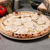 Фото к позиции меню Пицца с грушей и горганзолой