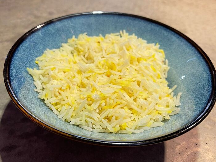 Рис отварной с шафраном
