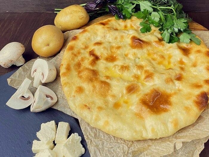 Пирог с картошкой, сыром и грибами