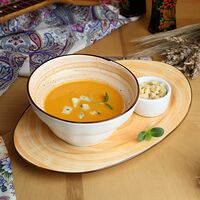 Крем-суп из тыквы с копчёным болгарским перцем и заморским сыром с плесенью