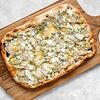 Фото к позиции меню Римская пицца с грушей и сыром Монте Блун 25 на 35 см