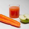 Фото к позиции меню Свежевыжатый сок яблоко и морковь