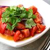 Фото к позиции меню Салат с томатами и красным луком
