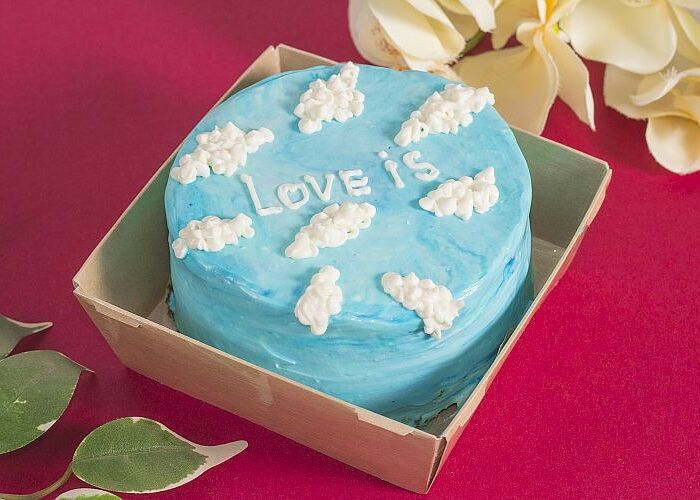 Бенто торт Love is