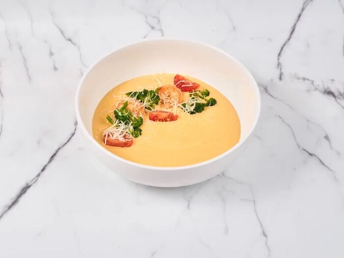 Сырный суп с креветками и брокколи