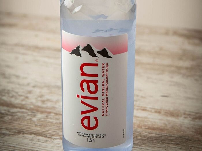 Вода Evian без газа