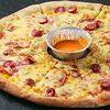 Фото к позиции меню Космо-пицца Мясное ассорти с острым соусом