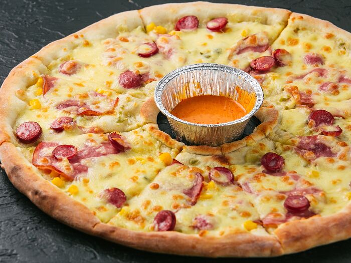 Космо-пицца Мясное ассорти с острым соусом