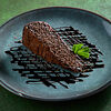 Фото к позиции меню Шоколадный торт с лесным орехом