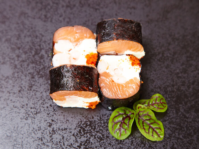 Сашими-ролл с лососем и креветкой