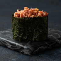 Острые суши с тунцом и зелёным луком