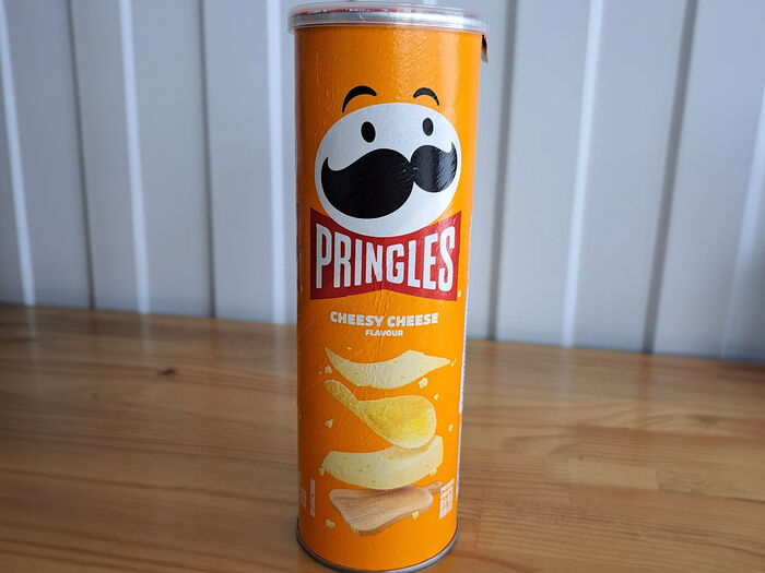 Чипсы Pringles с сыром