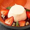 Фото к позиции меню Кокосовая Панна-Котта со свежими ягодами