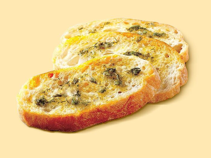 Хлеб с чесночным маслом