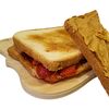 Фото к позиции меню Сэндвич клубничный с арахисовой пастой и джемом