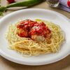 Фото к позиции меню Тефтели из индейки с соусом Пронто и спагетти