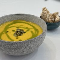 Крем-суп из тыквы с шариками моцареллы