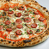 Фото к позиции меню Пицца с охотничьими колбасками и грибами