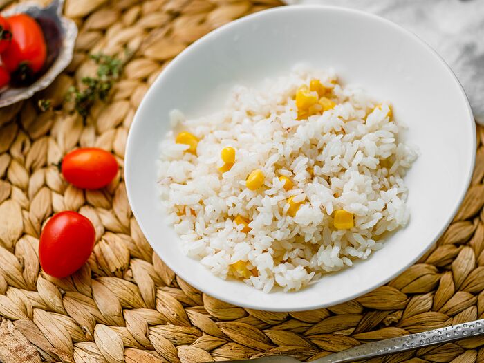 Рис припущенный с кукурузой