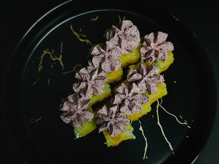 Лава темпура со свежим лососем