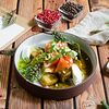 Фото к позиции меню Салат с хрустящим баклажаном, томатами и творожным сыром