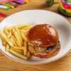 Фото к позиции меню Чизбургер с говяжьей котлетой и картофелем фри