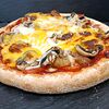 Фото к позиции меню Пицца с грибами и курицей два сыра