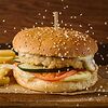 Фото к позиции меню Чикенбургер с соусом Блю-чиз