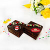 Фото к позиции меню Шоколадное с черносливом пирожные-дуэт День друзей